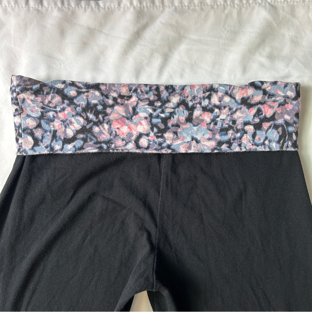 Victoria’s Secret fold over yoga pants - Picture 6 of 6